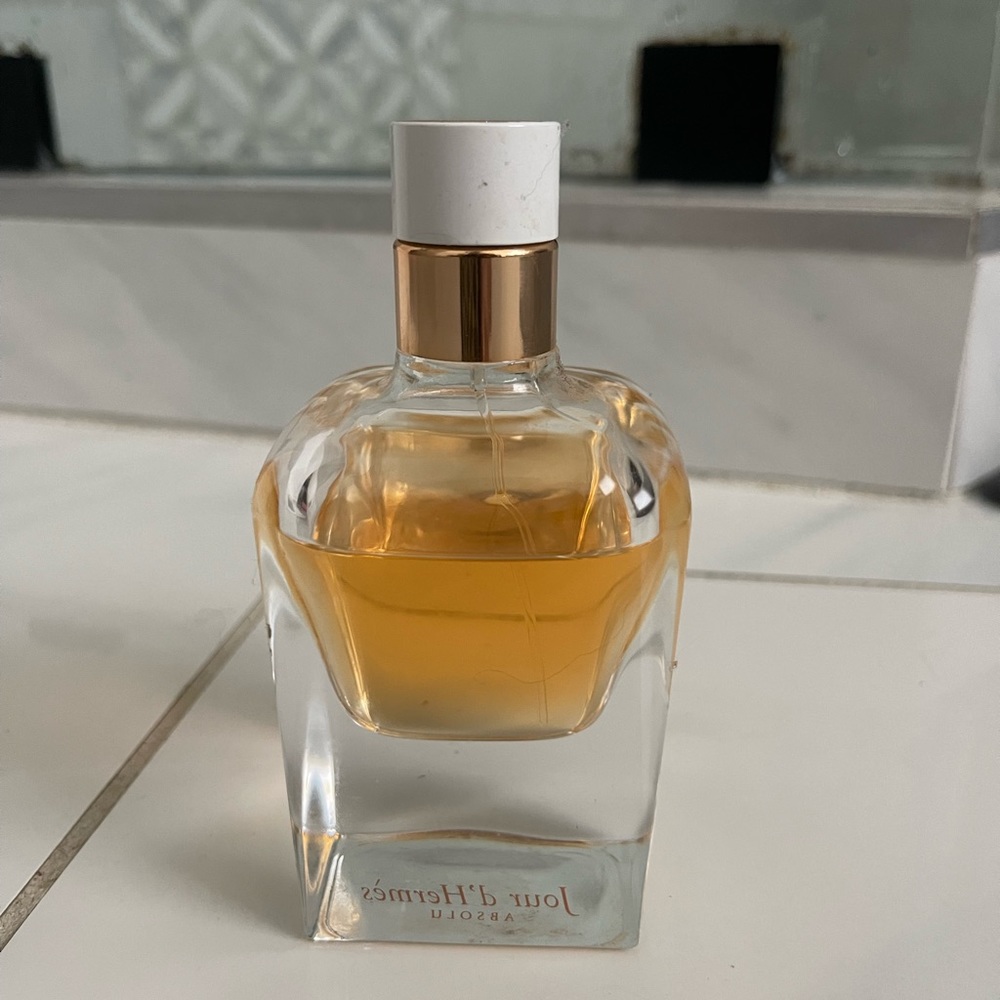 Jour d'Hermès Absolu
Eau de Parfum, 2.87-oz 80% full.